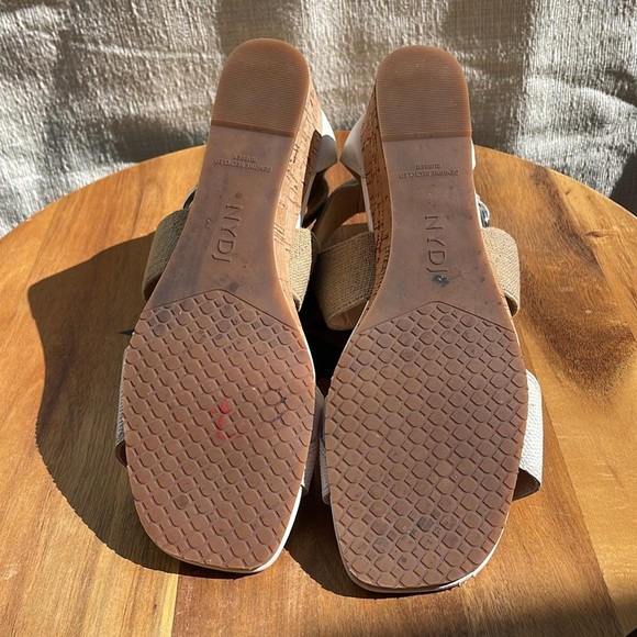 NYDJ Women’s Callie Wedge Sandal Size 8 - Picture 9 of 10